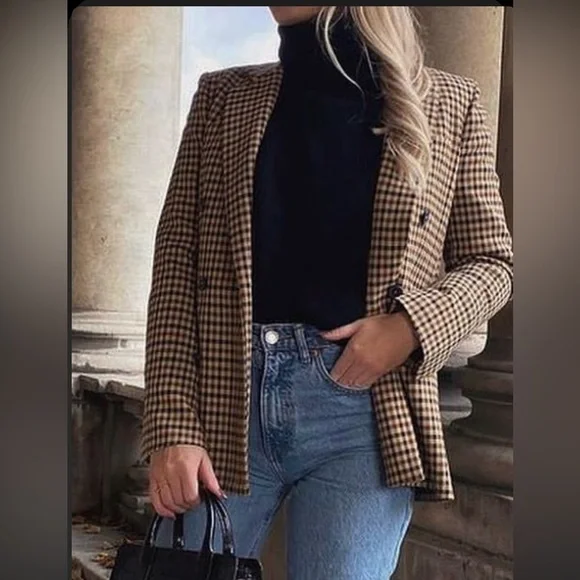 Blazer - Picture 2 of 4